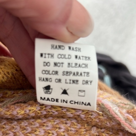 Debut, Retro Throw-back Cardigan Sweater, Adorable Flower-Child Vibe, Size XS - Picture 13 of 13